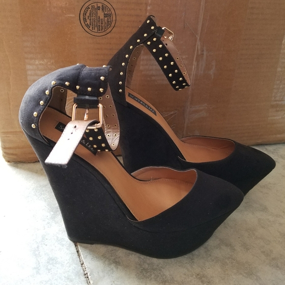 Shoe Dazzle Shoes - Sophia & Lee Size 11 ankle strap wedge